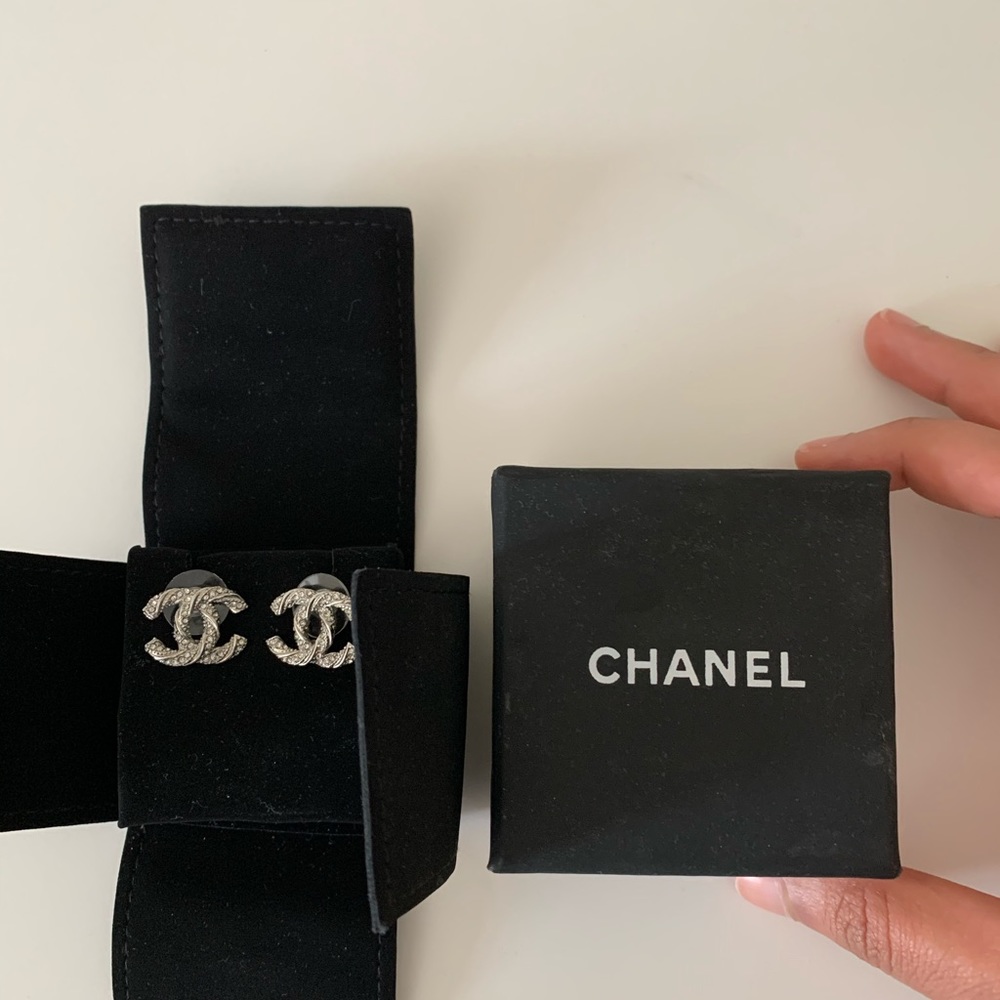 chanel cc earrings
